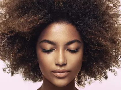 How To Thicken Your Hair: 5 Home Remedies